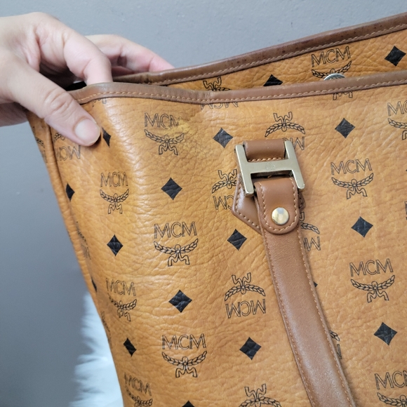 100% Authentic MCM CONGNAC shopper tote - Picture 5 of 16